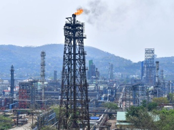 Крупнейший нефтяной концерн Индии вновь закуп...