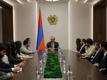 ԱԽ քարտուղարը և ՀՀ պետկառավարման ակադեմիայի մ...