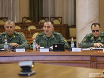ՀՀ ՊՆ-ում կայացել է ԶՈՒ ղեկավար կազմի հետ հան...