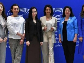 Աննա Հակոբյանի մոտ կրթված կանայք ՔՊ ցուցակում...