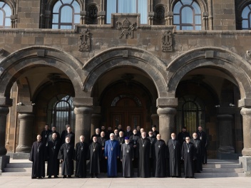 Կաթողիկոսը հանդիպում է ունեցել Արարատյան թեմի հոգևոր սպասավորների հետ