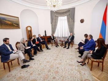 Մհեր Գրիգորյանը Մագդալենա Գրոնոյի հետ քննարկել է տարածաշրջանի հաղորդակցությունների ապաշրջափակման հնարավորությունները