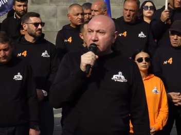 Վաղարշապատում տեղի է ունենում «Մայր Հայաստան»...