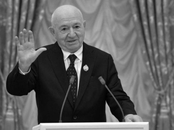 Թո´ղ նրա պայծառ հիշատակը հավերժ ապրի և մխիթար...