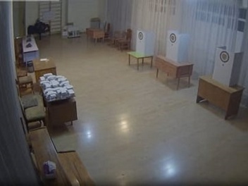 Վաղարշապատի 14/09 և 14/22 տեղամասերում քվեարկ...