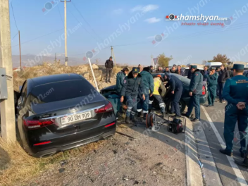 Մուղնիում բախվել են 2 «Mercedes»-ներն ու «Mit...