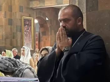 ​Այս արարքը հանդիսանում է եկեղեցական Սուրբ կա...