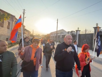 Քարոզարշավ օր 16. Էջմիածին, միացի՛ր, որ փոխեն...