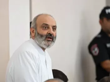 Դատարանը երեք ամսով երկարացրեց Բագրատ Սրբազան...