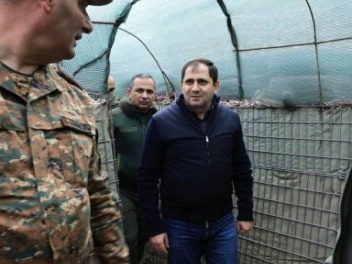 Սահմանային «ամրոցները» կառուցում են այլազգիները․ «Հրապարակ»