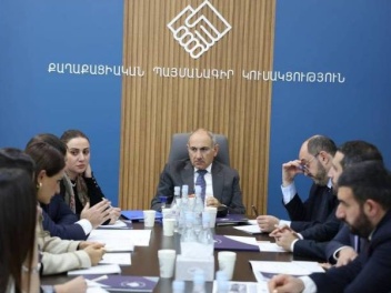 Փաշինյանն արգելել է իր թիմակիցների ապահարզանն...