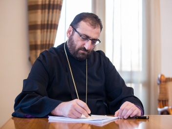 Մայր Աթոռը ուսումնասիրում է դիվանապետ Արշակ ա...