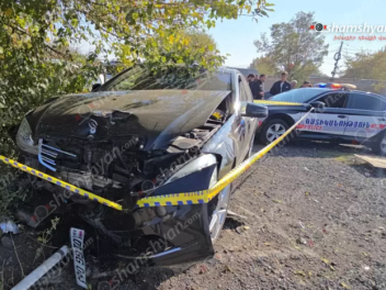 Արտաշատում բախվել են «Mercedes»-ն ու «Volkswa...