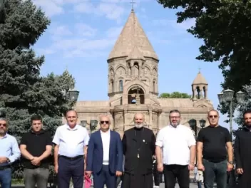 Սուրբ Պատարագ Մայր Տաճարում՝ ապօրինի ազատազրկ...