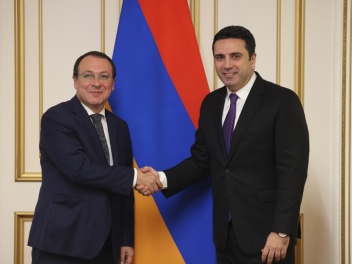 Քննարկվել է Ադրբեջանում գտնվող գերիների, ապօր...