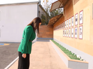 Հարգանքի տուրք՝ Ոստիկանության զորքերի զոհված ծառայողների հիշատակին