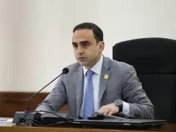 Ավինյանը մեն-միայնակ է մնացել․ «Հրապարակ»