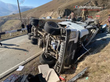 Բերդ-Ճամբարակ ճանապարհին «SHACMAN» բեռնատարը...