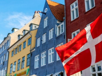 Дания призывает США уважать её территориальну...