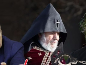 Փաշինյանը գնում է կաթողիկոսին ձերբակալելու ճանապարհով. սցենարի հետքերով. «Ժողովուրդ»