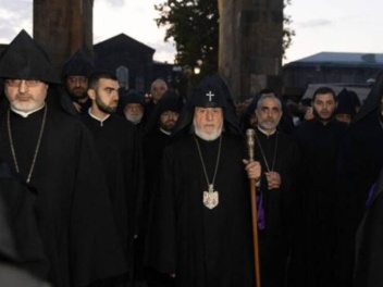 Եկեղեցու դեմ արշավին ներգրավել են նաեւ դեսպան...