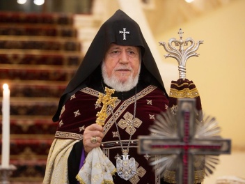 Ինչո՞ւ համախմբվել Ամենայն Հայոց Կաթողիկոսի շո...