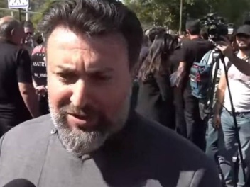 Եկեղեցու վարկանիշն ավելի բարձրանում է, բայց ե...