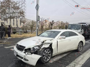 Արգավանդի խաչմերուկում բախվել են 2 «Mercedes»