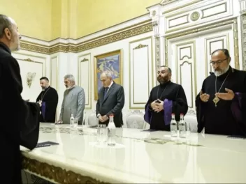 Փաշինյանի եպիսկոպոսները անցնում են ակտիվ գործ...