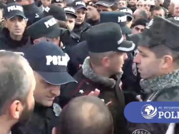 «Կտшմ գլխիդ». լարված իրավիճակ Մայր Աթոռի բակո...