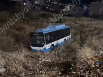 Երևանում ավտոբուսը հետըթնաց շարժվելով՝ հայտնվ...