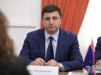 Մեկ է` աղմուկը մի պահ վերանալու է և տակը մնալ...