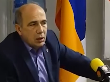 Իշխանությունները զբաղված են եկեղեցիներ զավթել...