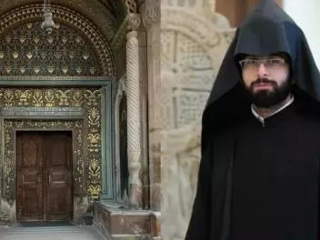 «Չի կարելի մի ձեռքով մոմ վառել, խաչակնքվել, մ...