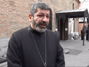 Վազգեն Միրզախանյանի քույրը ստիպում է իր աշխատ...