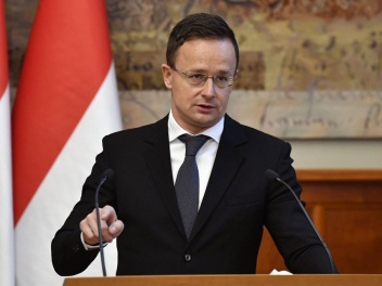 Հունգարիան չի ընդունի Բրյուսելի հրահանգը․ Սիյ...