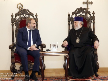 Ես գնում եմ այն պատարագներին, որտեղ Կտրիճ Ներ...