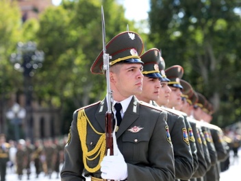 ՊՆ-ն հայտարարել է ԶՈՒ պատվո պահակային վաշտում...