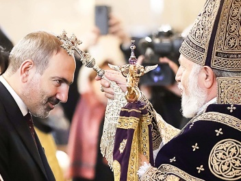 Կաթողիկոսի նոր տեղապահի գործը պետք է լինի Եկե...