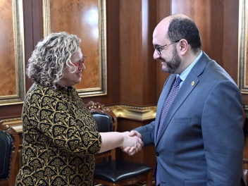 Հարությունյանն ու ՄԹ դեսպանը քննարկում են ուն...