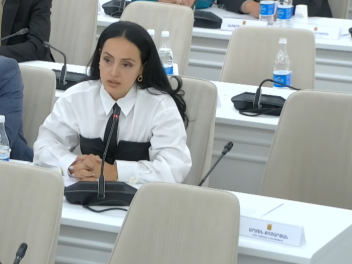 Ձեր քաղաքական հայրն անգամ Փաշինյանը չէ, այլ Է...