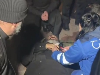 Մայր Աթոռի բակում վատացել է տեր Վրթանես քահան...