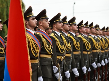 Նախարարի հրամանով ԶՈՒ ողջ անձնակազմը պարգևավճ...