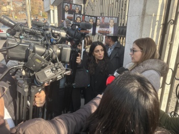 Հայաստանում ԵՄ պատվիրակության նստավայրի առջև...