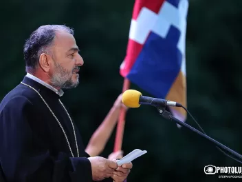 Դավանափոխ հոգևորականը ընկճախտի մեջ է. «Հրապար...