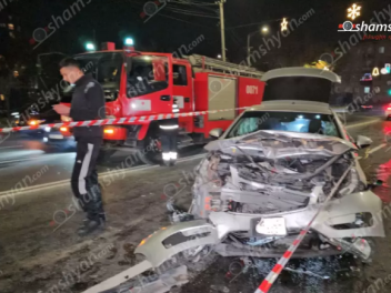 Երևանում բախվել են «Chevrolet Volt»-ը և «Opel...