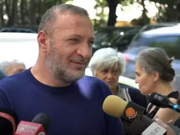 44-օրյա պատերազմում զոհված Մխիթար Գալեյանի հայրն ազատ է արձակվել