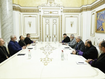 Ակնհայտ է, որ Եպիսկոպոսաց դասի թվով 10 անդամն...