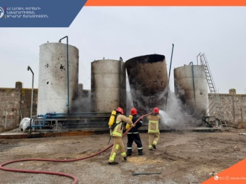 Նորակերտում զոդման աշխատանքներ իրականացնելիս...