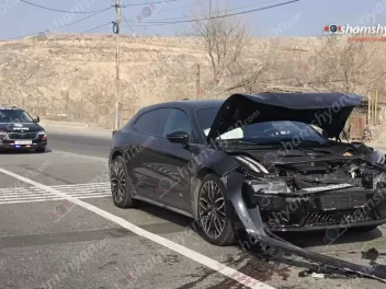 Երևանում բախվել են «Zeekr» և «Gac» մակնիշի ավ...